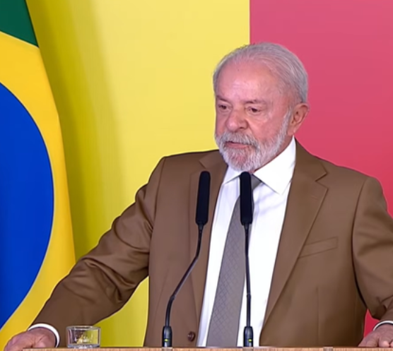 Lula zera PIS/Cofins do diesel para tentar conter alta do combustível