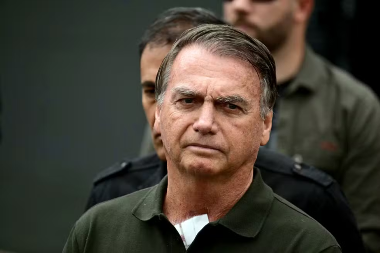Alexandre de Moraes autoriza prisão domiciliar de Bolsonaro por 90 dias para tratamento de saúde