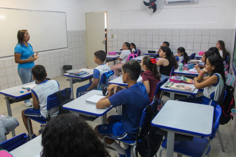 Câmara de Natal aprova reajuste de 5,4% para professores da rede municipal