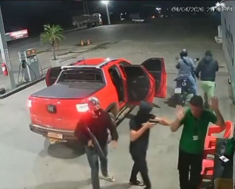 Câmera de segurança registra assalto a posto de combustíveis na BR-304, em Angicos; suspeitos são presos horas depois