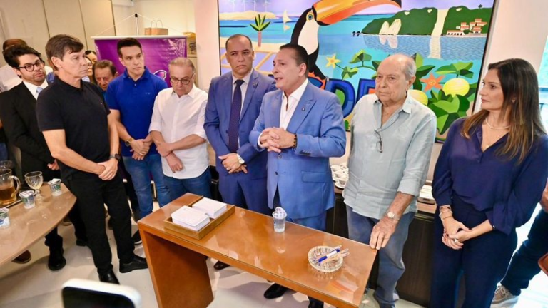 Ezequiel reúne nomes e oficializa filiações em evento do PSDB com foco em 2026